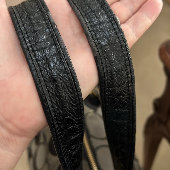 Coach Poppy large pop op zip close w/tag GUC - Picture 11 of 12